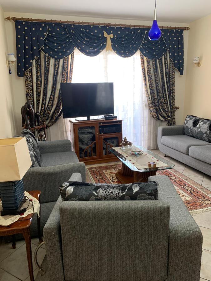 Christina'S House With 2 Bedrooms And Free Parking ジロカストラ エクステリア 写真